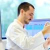 Man die test in een laboratorium